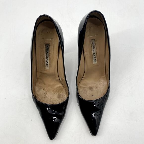 Manolo Blanhik Black Patent Leather Pointed Toe Pumps - Picture 2 of 7